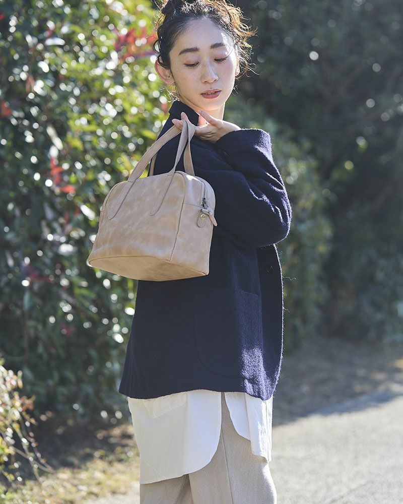 どの世代にもマッチする、軽フワでかっこいい「fuwari ボストン