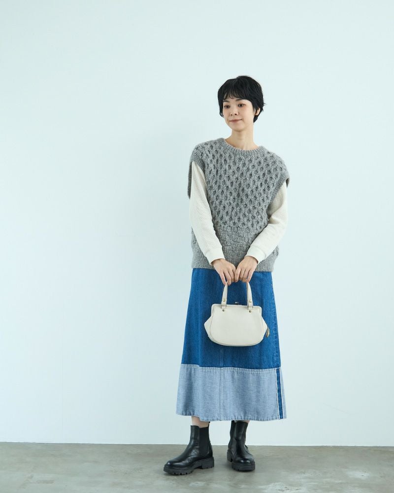 コロンとしたシンプルレトロな「itsu mono がま口ミニボストンバッグ