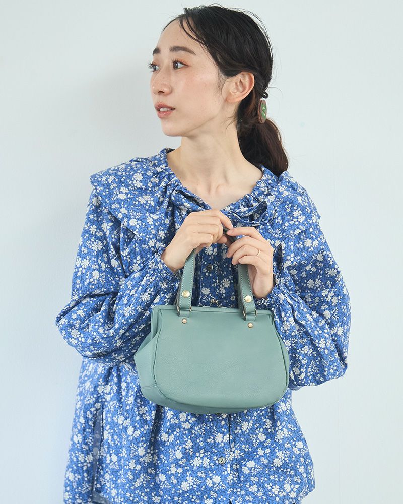 コロンとしたシンプルレトロな「itsu mono がま口ミニボストンバッグ