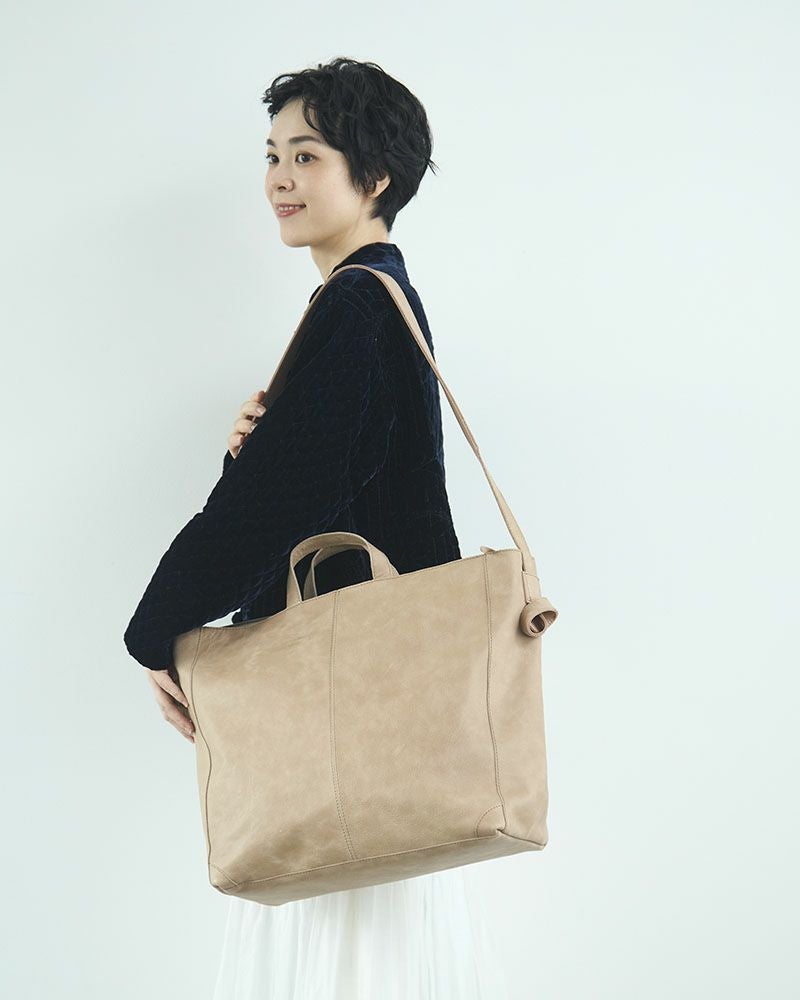 優しさが広がる特大サイズの「fuwari トートショルダーバッグ (L