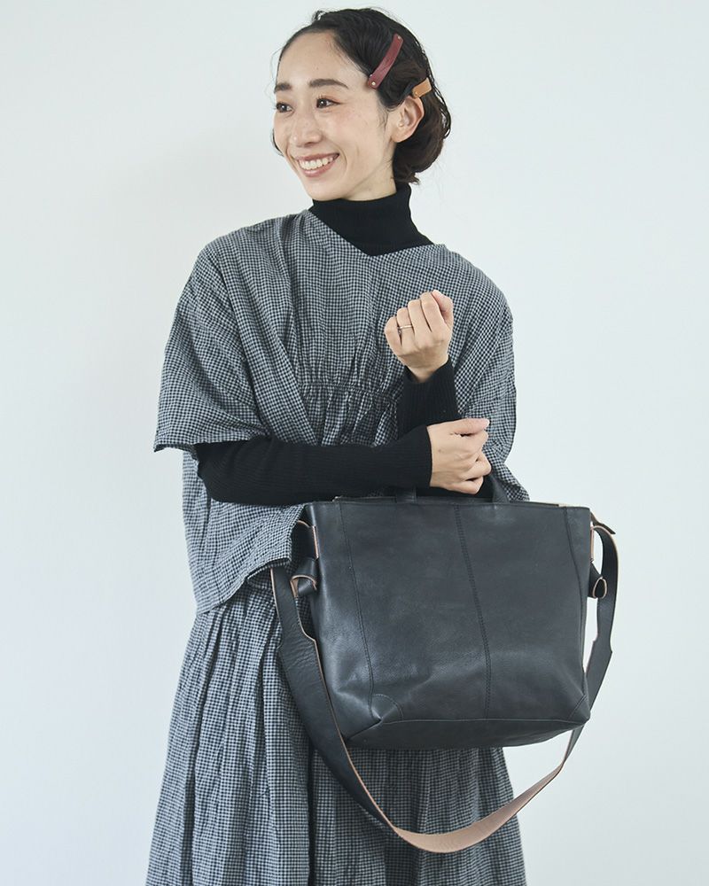 ちょうどいい収納力「fuwariトートショルダーバッグ (M)」 | Kanmi