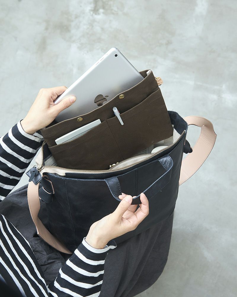 ちょうどいい収納力「fuwariトートショルダーバッグ (M)」 | Kanmi