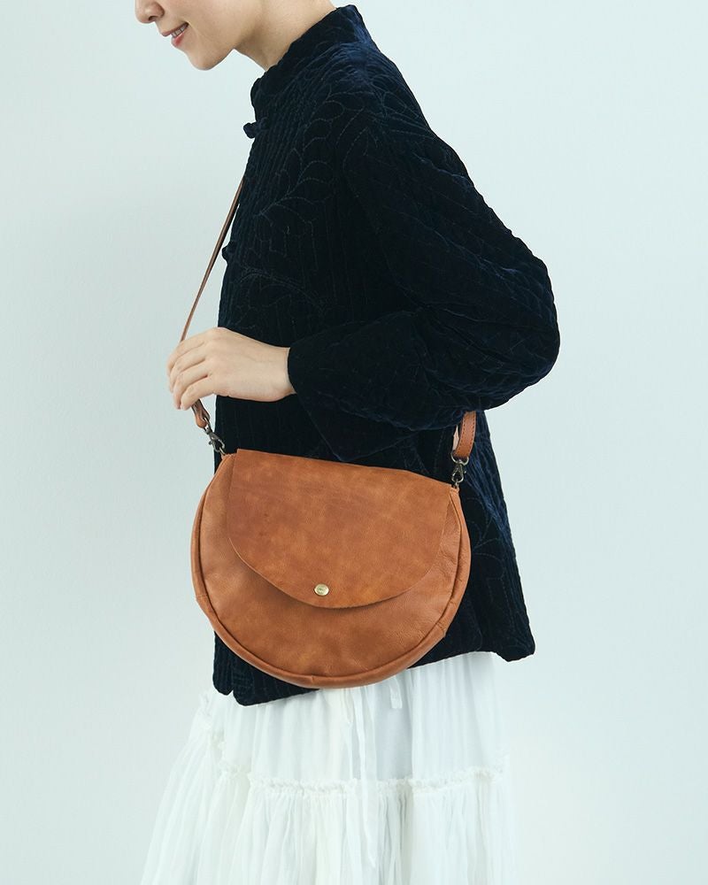 ほんのりした濃淡がやわらかクラシックな「アンティーク風レザー」