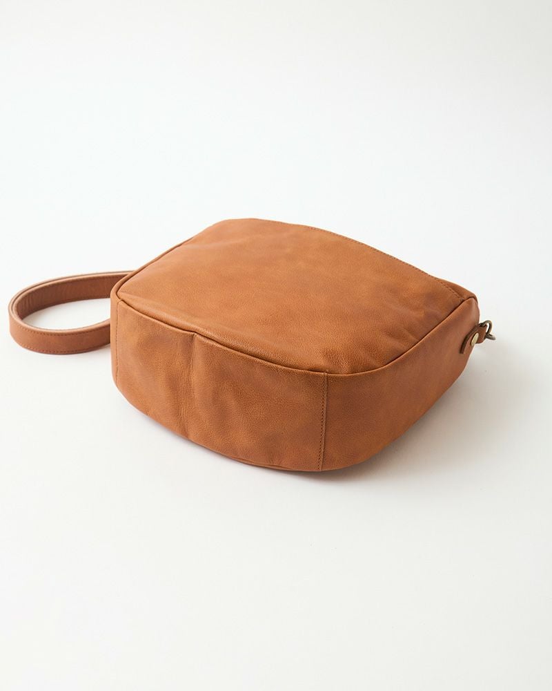 「fuwari ショルダーバッグ」キャメル