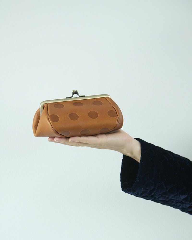 ふっくら形状でたっぷり入る「キャンディ バルーンがま口ポーチ