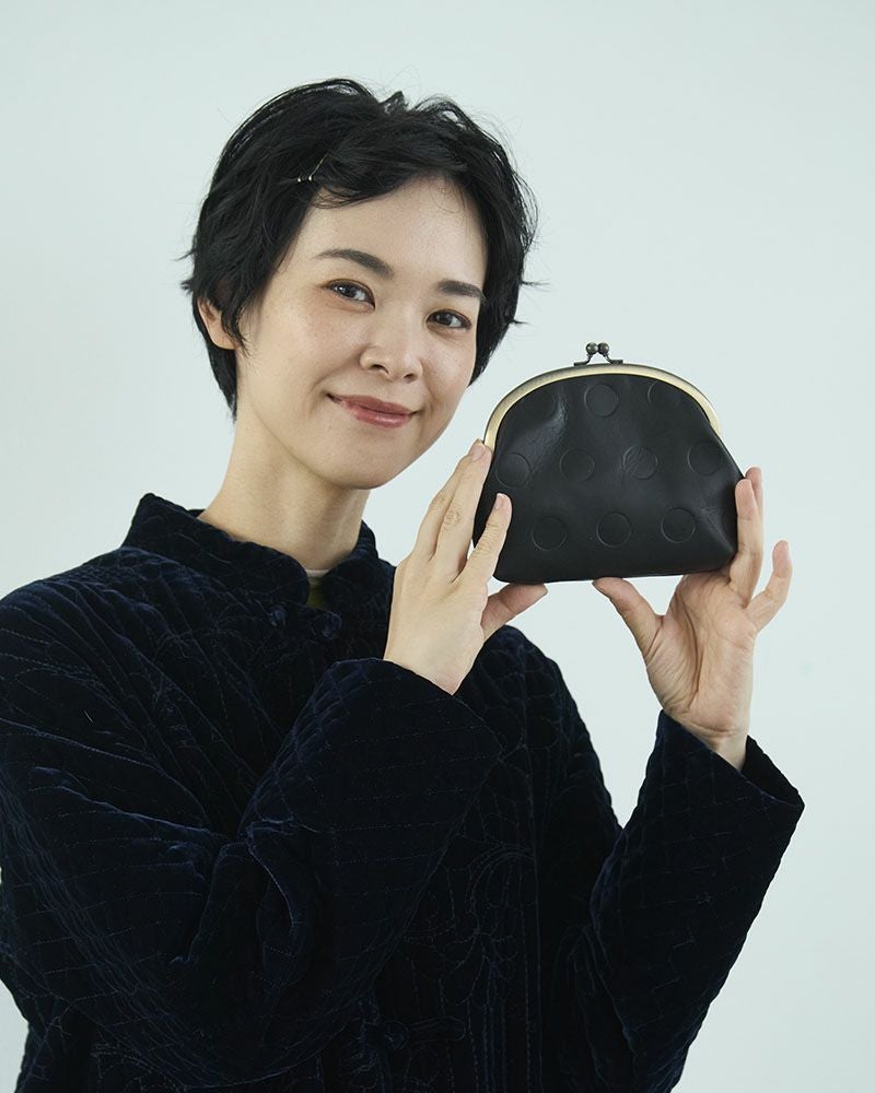 大人女子にも使いやすい「キャンディ アーチがま口ポーチ」 | Kanmi