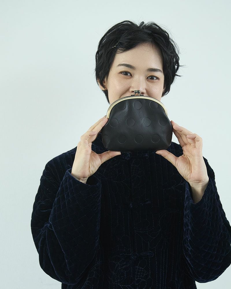 大人女子にも使いやすい「キャンディ アーチがま口ポーチ」 | Kanmi
