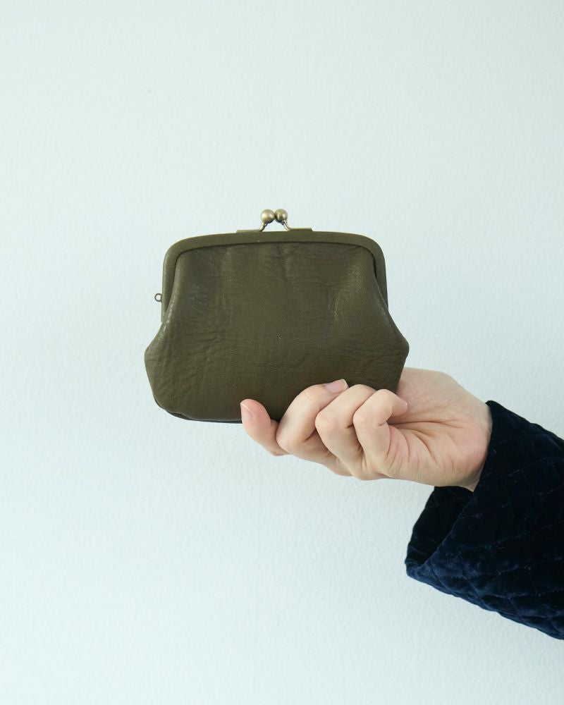 日本の職人技が光る！Kanmiの革小物で日常に彩りを