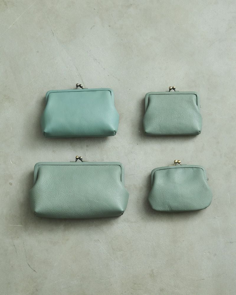 ロットによって色の違いがございます（写真はキャットブルー）