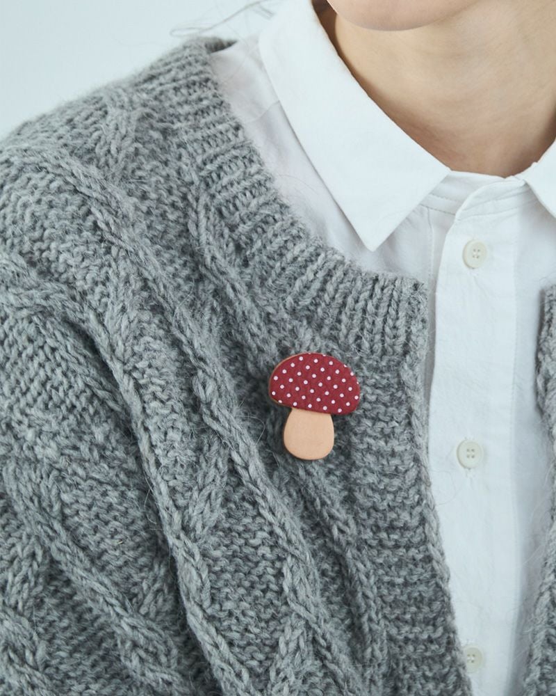 季節感を楽しむ「森のめぐみ ブローチ きのこ」