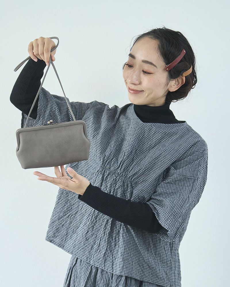 どこでも一緒に「itsu mono トラベルがま口ポシェット」 | Kanmi