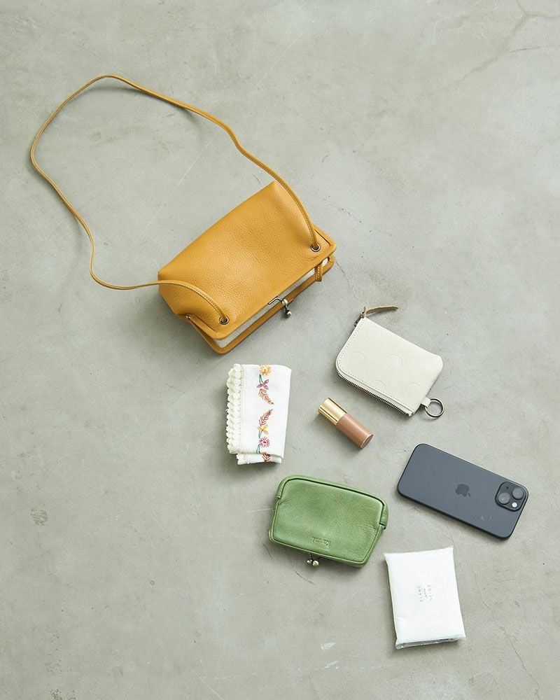 itsu mono トラベルがま口ポシェット　マスタード