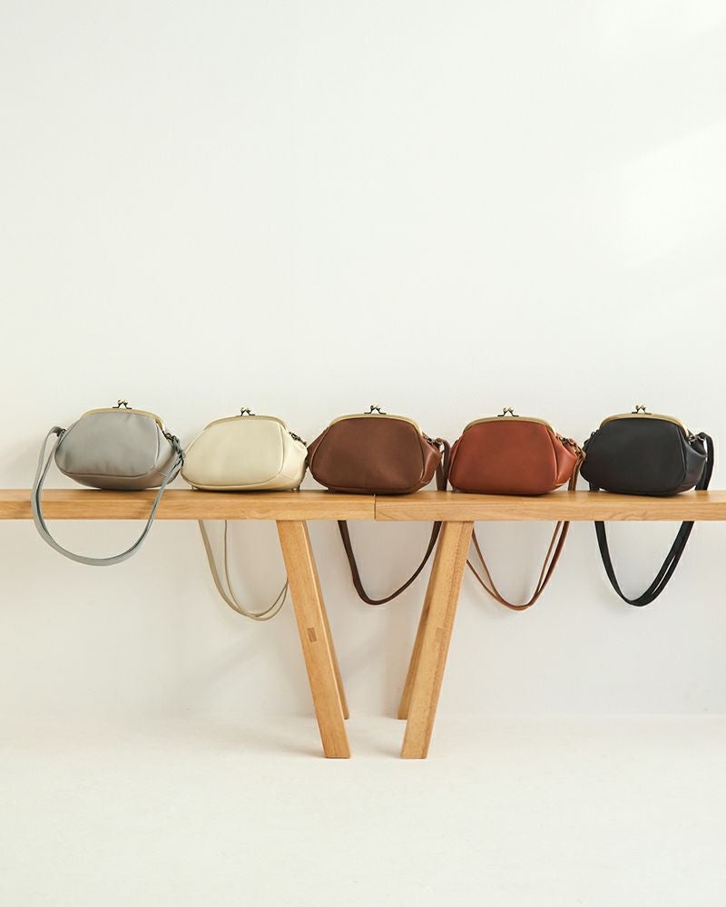 雨の日も晴れの日も寄り添う「All story がま口ポシェット」 | Kanmi