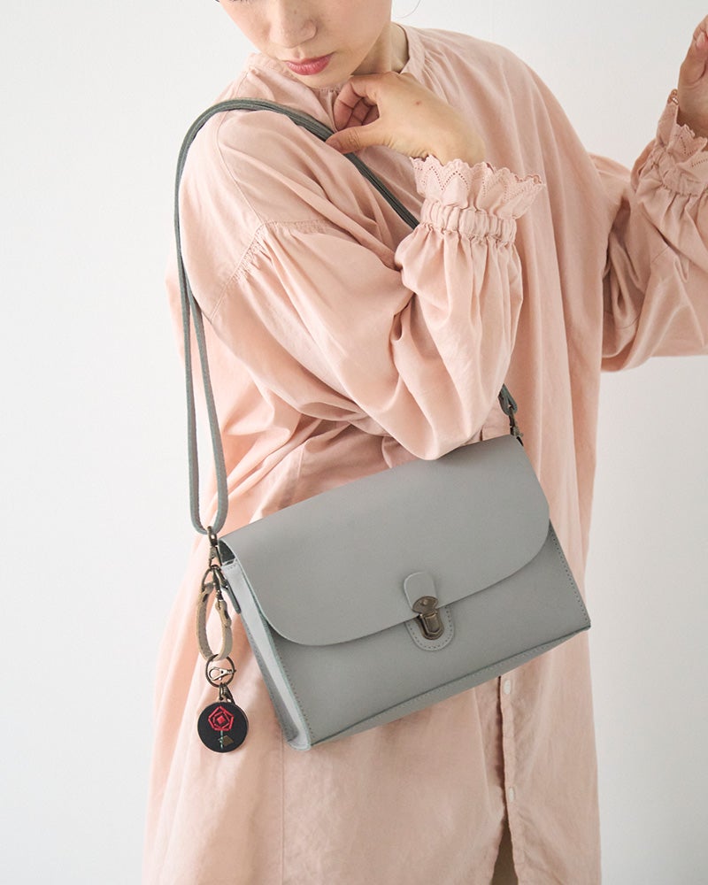 Kanmi. All story ポシェット（グレー）※キーリングは別売りです