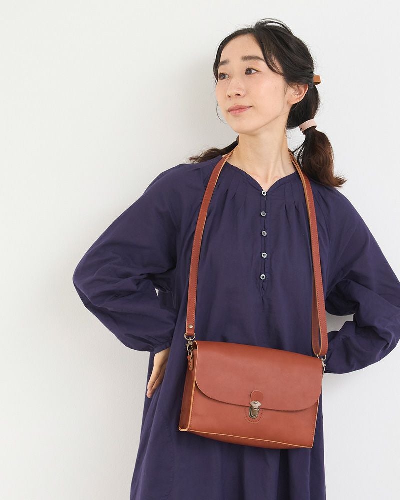 Story　ポシェット防水レザー　コンパクトショルダーバッグ
