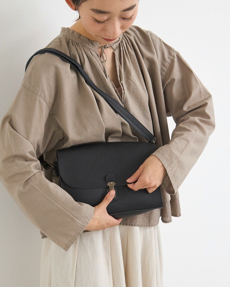 カチッとロックで開閉できて安心です