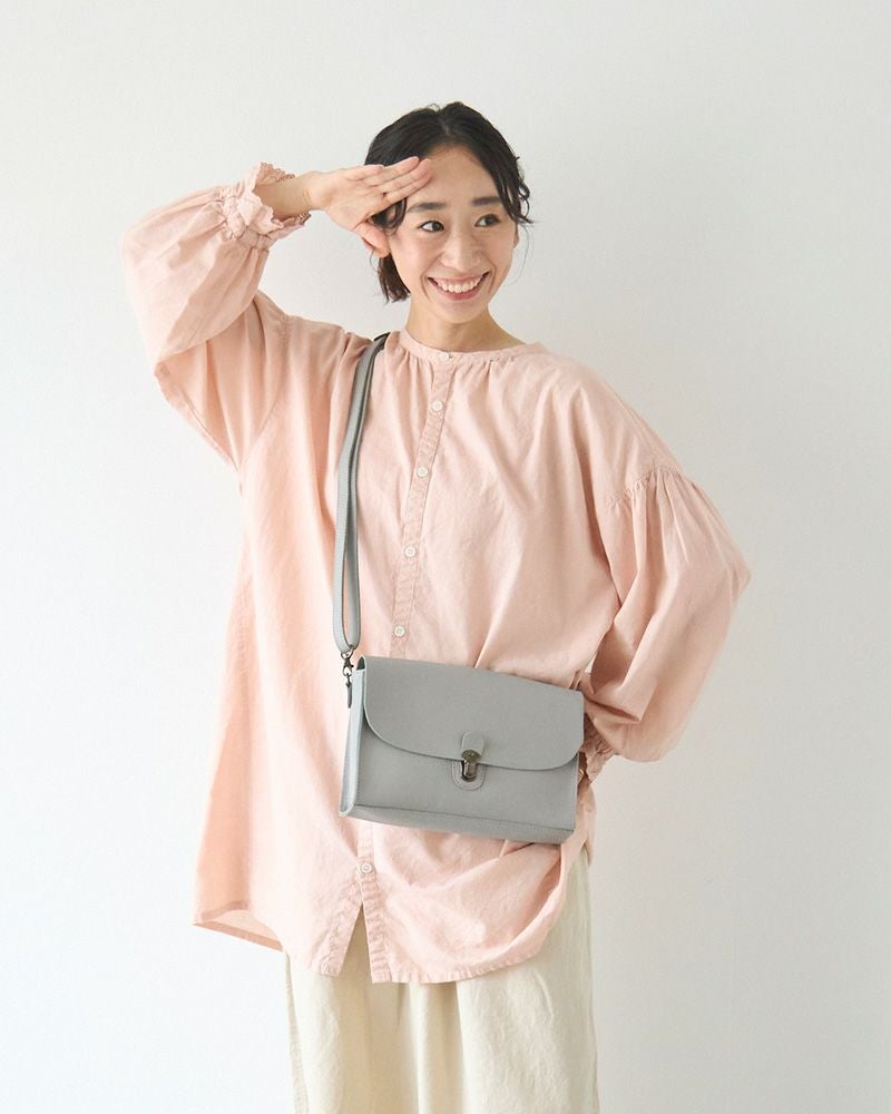 さわやかで合わせやすいグレーカラー