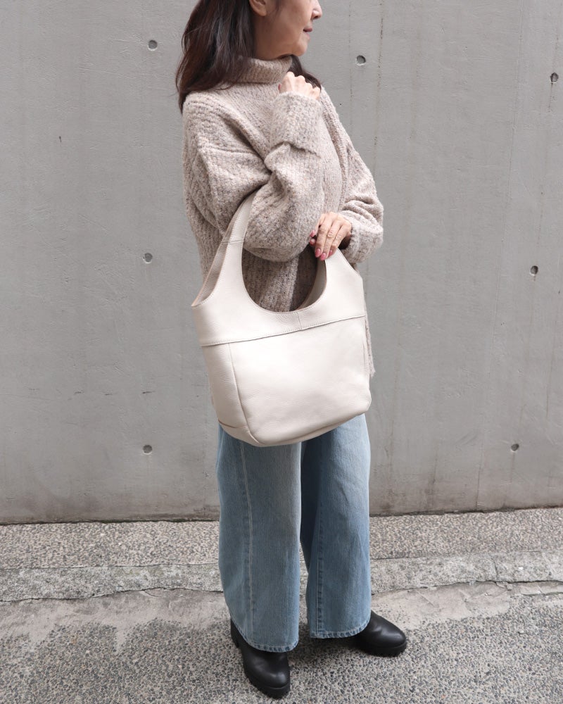 バッグの色：クリーム