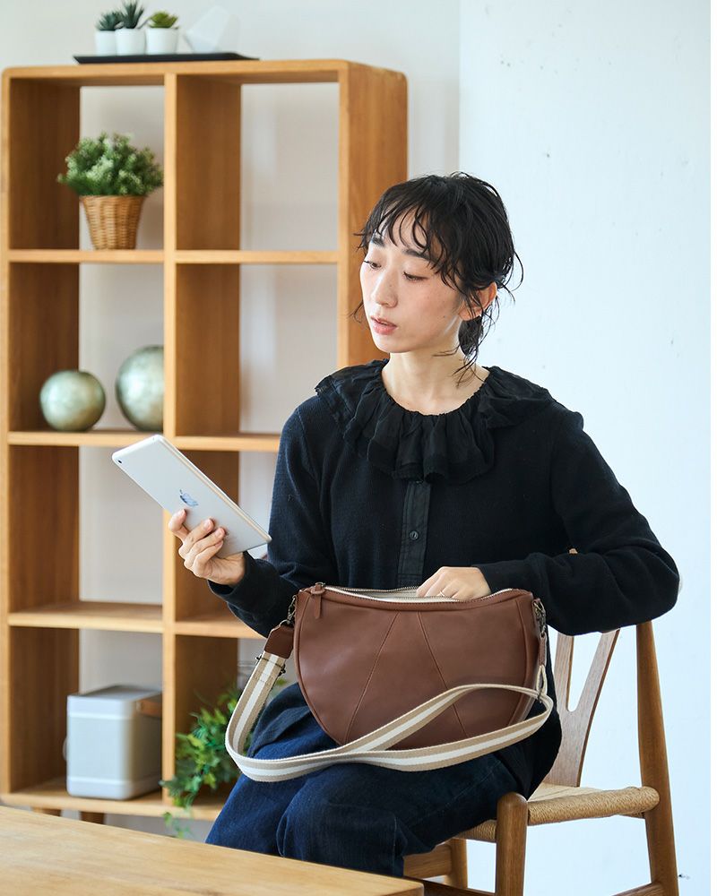 ちょうどよく整う、私に「All story ハチワレショルダーバッグ