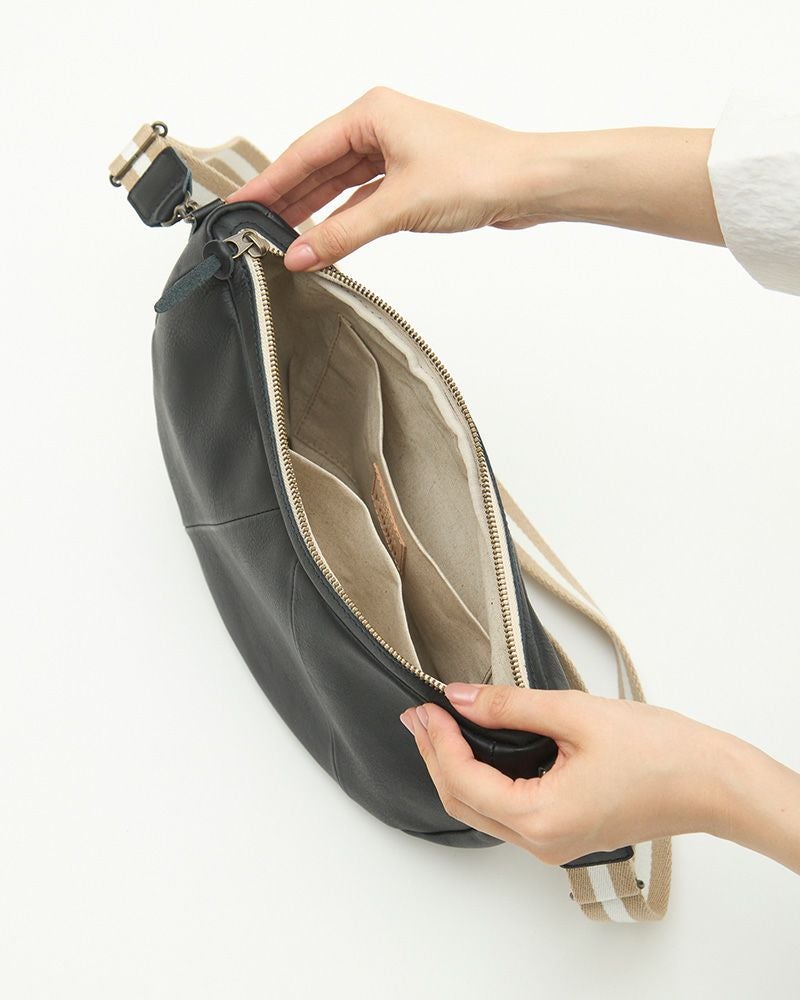 内部には2つの内ポケットがあるので整理して収納できます