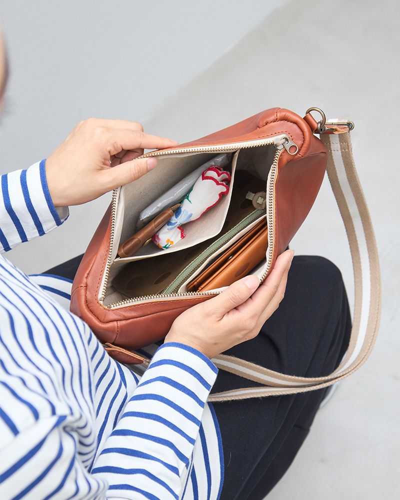 ちょうどよく整う、私に「All story ハチワレショルダーバッグ