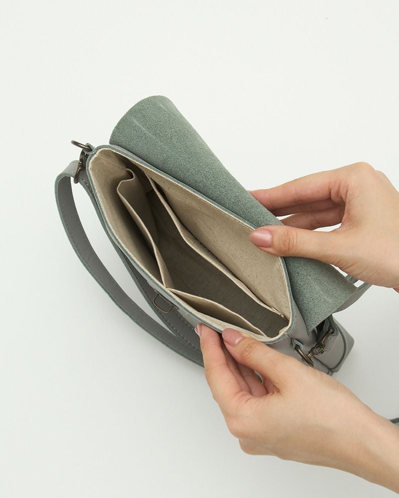 雨の日も晴れの日も寄り添う「All story がま口ポシェット」