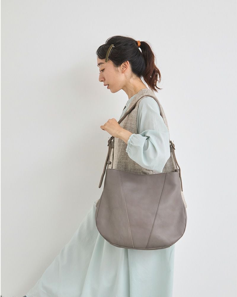 霧がかったピュアグレーで叶える、軽やかで洗練された印象