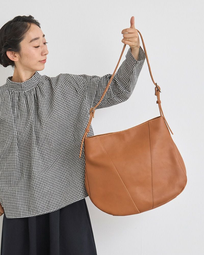 こっくりキャメルでぬくもりを。ナチュラル上品な本革バッグ