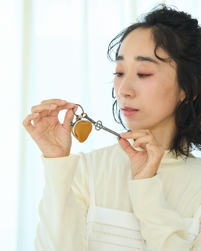 こっそりわたしを見守る 小さな秘密のポケット「itsu mono おまもり