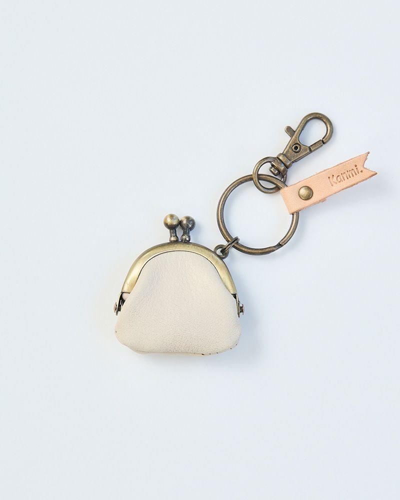 こっそりわたしを見守る 小さな秘密のポケット「itsu mono おまもり