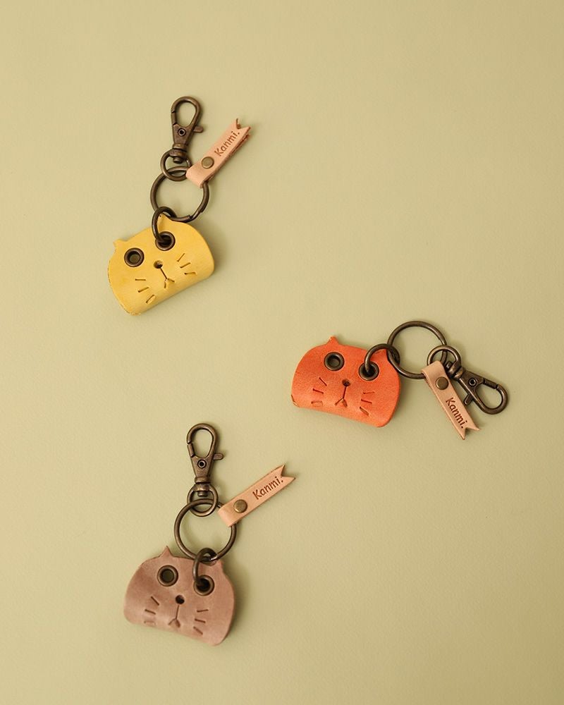 カラフルなネコが元気をくれそう