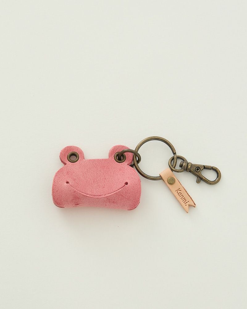 ふと目が合って、ふっと笑える「カエル キーリング(M)」 | Kanmi
