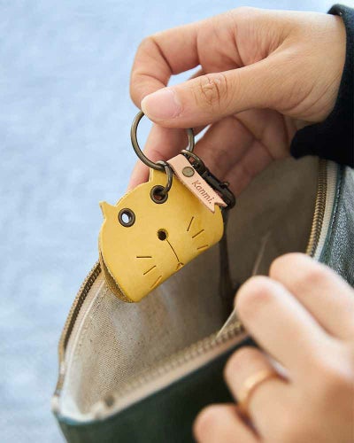 浅草発！可愛い猫モチーフの本革アイテムで癒しのひとときを
