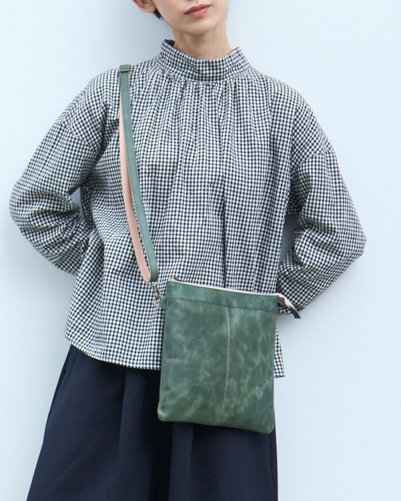 コンパクトで超軽量「fuwari スリムショルダーバッグ」