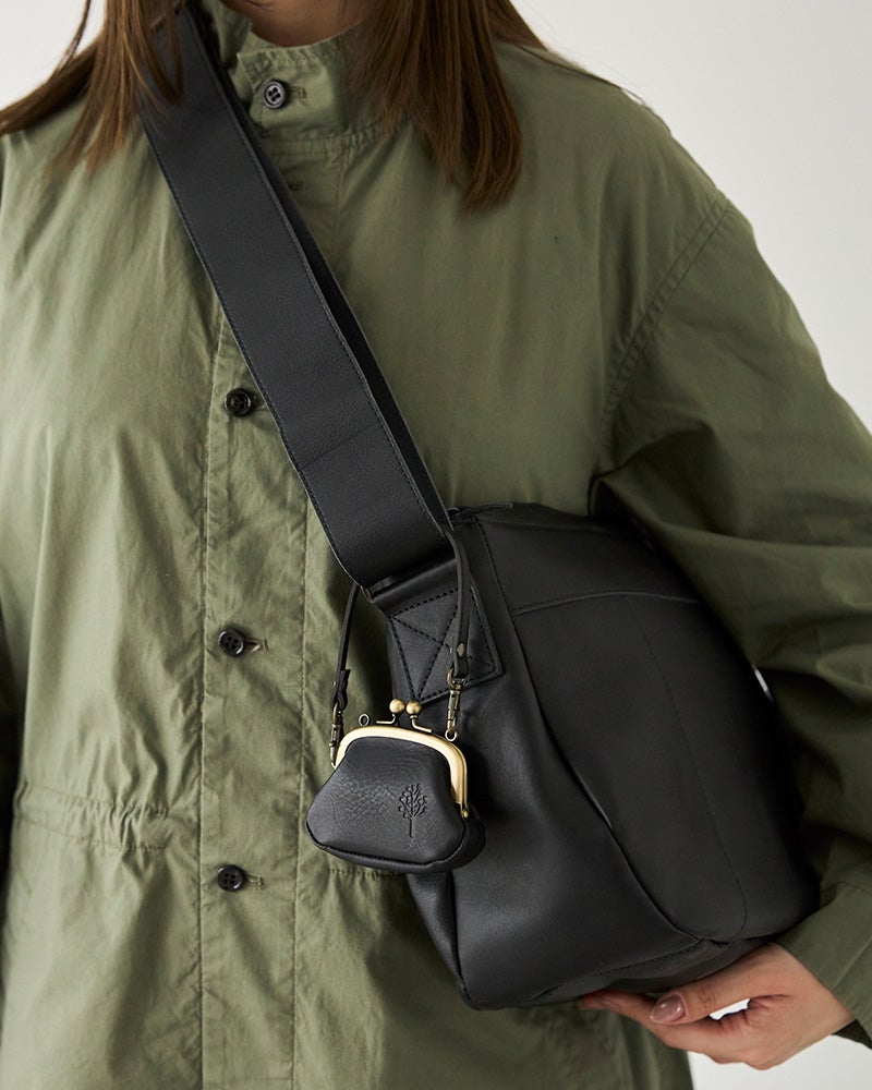 All story pote ショルダーバッグに。(色：クロ)