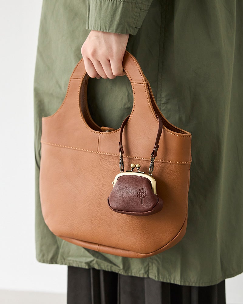 ドーナツ バッグ(M) に。(色：ダークブラウン)