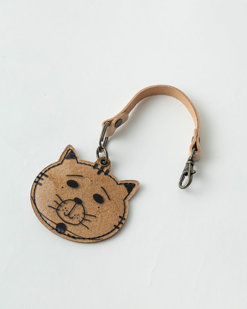 ふと目に入るたび、心がやわらぐ。大切な存在の気配を宿したチャームです