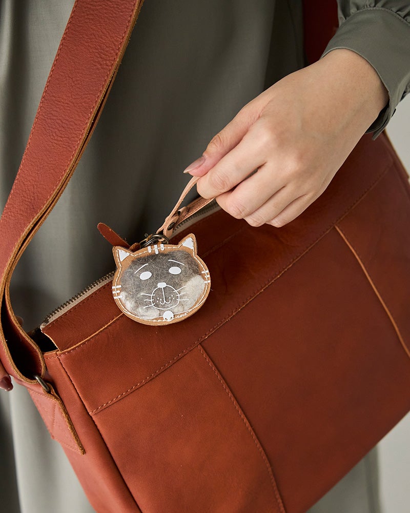 かわいいだけじゃない、想いを宿すKanmi.のねこモチーフ。（カラー：おとぼけがお　シロ）