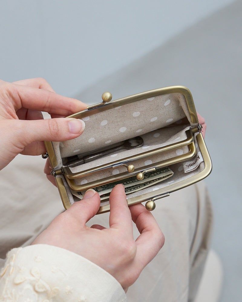 がま口好きにはたまらない、ダブル構造。使うたび楽しい親子がま口です。