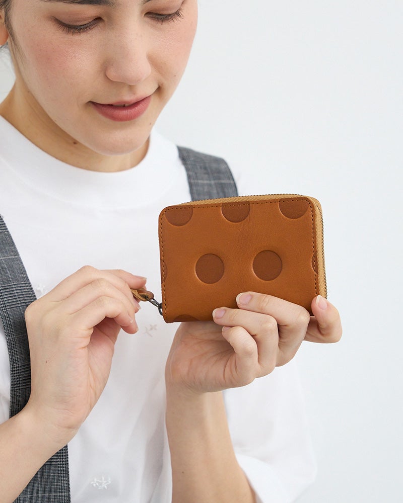 ファスナーだから、使い方広がる「キャンディ ラウンドカードコイン