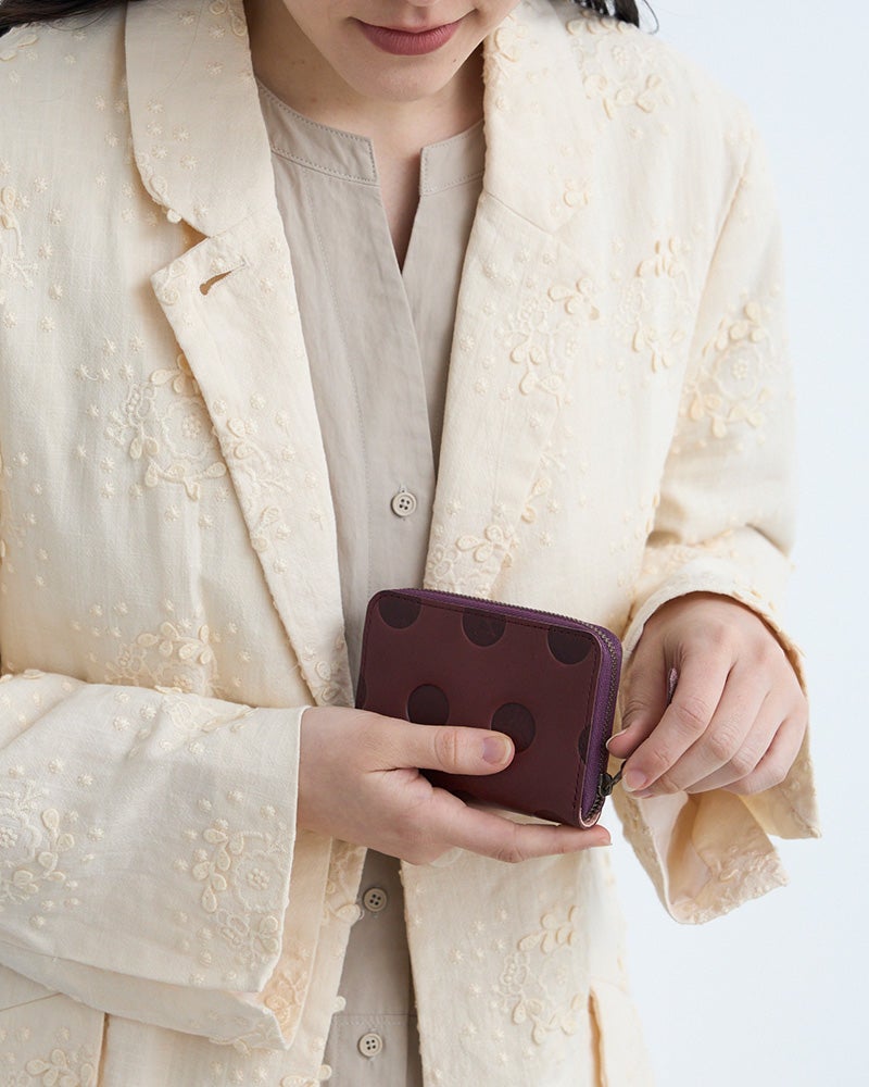 カードを分けて、気持ちもすっきり。整理が続く、仕切り付きカードケース。