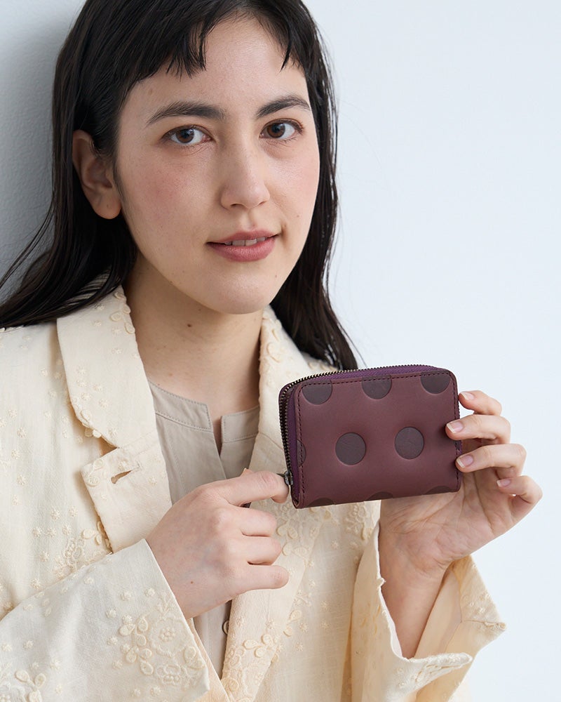 落ち着きとやさしさのバランスが心地いいスミレカラー。